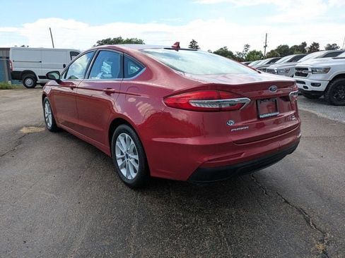 Used 2020 Ford Fusion SE FWD image 6