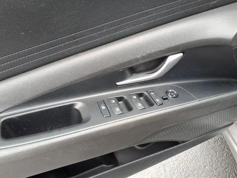 Used 2024 Hyundai Elantra SEL image 24