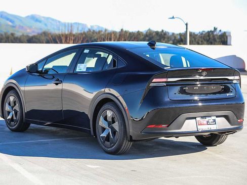 New 2026 Toyota Prius Plug-In Hybrid image 7