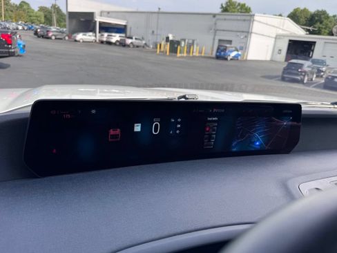 Used 2025 Ford Expedition Active RWD image 16