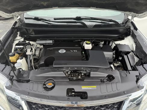 Used 2013 Nissan Pathfinder Platinum FWD image 42