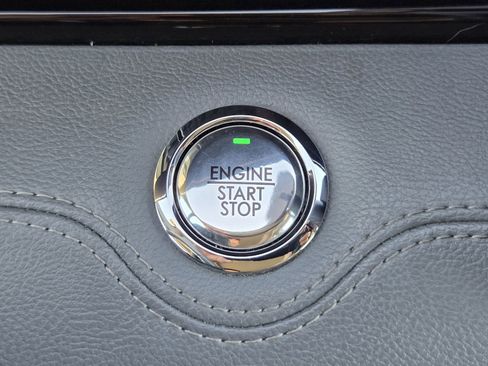 Used 2020 Lincoln Navigator L Reserve w/ Equipment Group 208A Reserve image 22