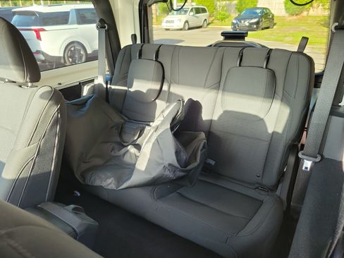 Used 2020 Jeep Wrangler Sport AWD/4WD image 10