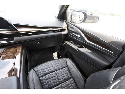 Used 2024 Cadillac Escalade ESV Sport Platinum w/ LPO, ONYX Package image 10