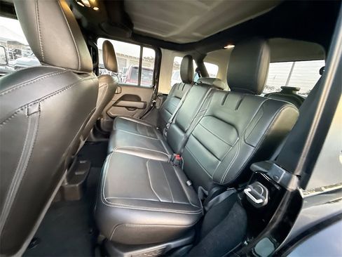 Used 2022 Jeep Wrangler Unlimited Sahara w/ Cold Weather Group image 27