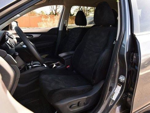 Used 2015 Nissan Rogue SV w/ SV Family Package image 19