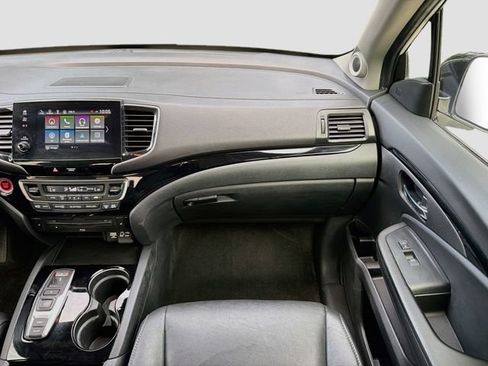 Used 2021 Honda Pilot Touring image 18