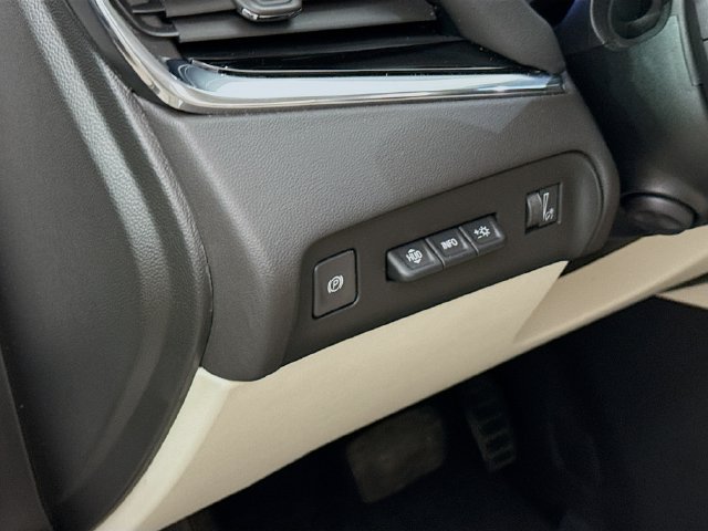 Used 2022 Buick Enclave Avenir w/ Avenir Technology Package FWD image 11