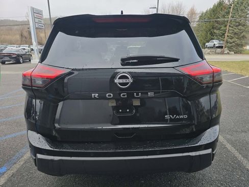 Used 2024 Nissan Rogue SV image 4