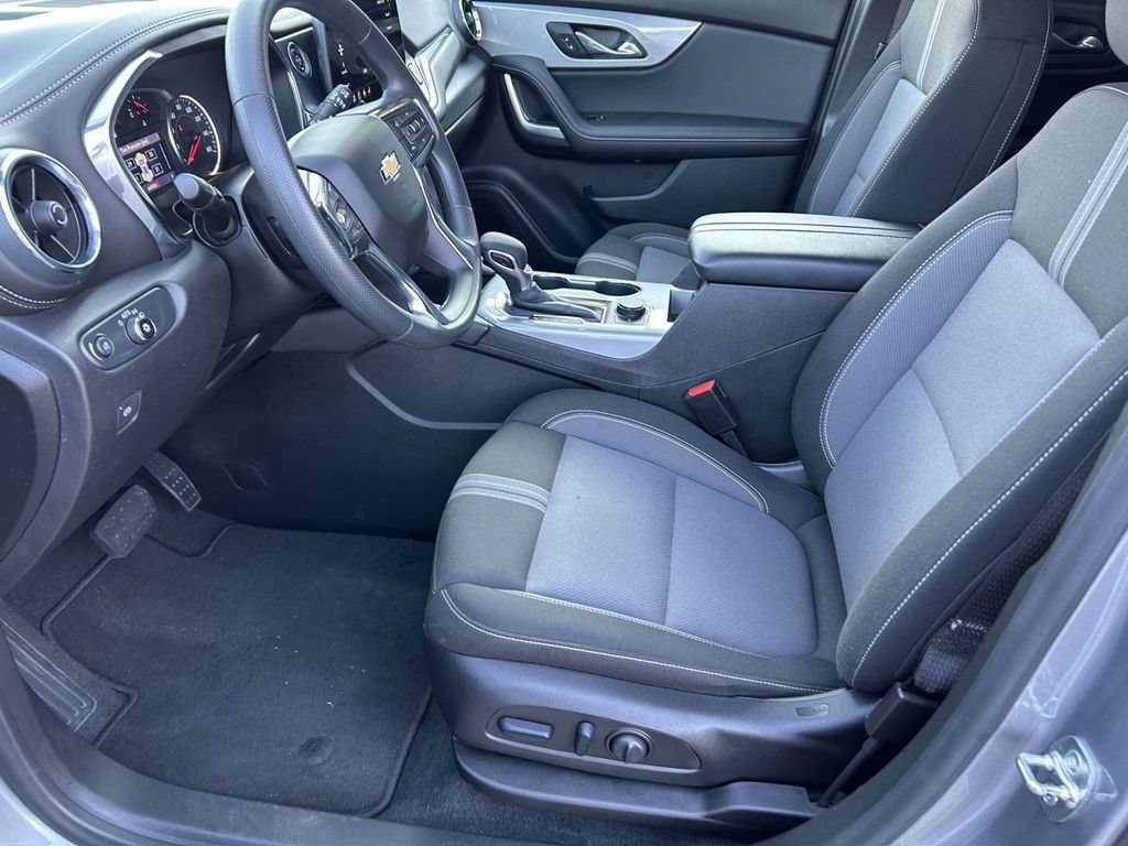 Used 2025 Chevrolet Blazer LT FWD image 16