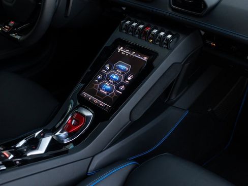 Used 2020 Lamborghini Huracan EVO image 45