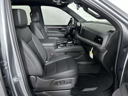 New 2026 Chevrolet Suburban Z71 AWD/4WD image 29