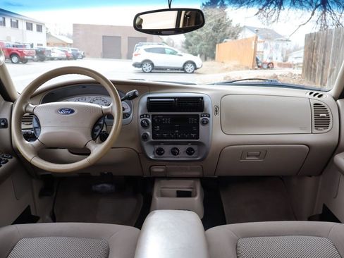 Used 2004 Ford Explorer Sport Trac XLT image 17