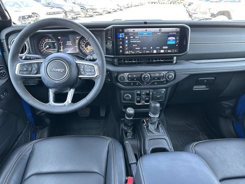 Used 2024 Jeep Wrangler Unlimited Sahara AWD/4WD image 10