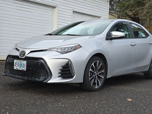 Used 2017 Toyota Corolla XSE image 7