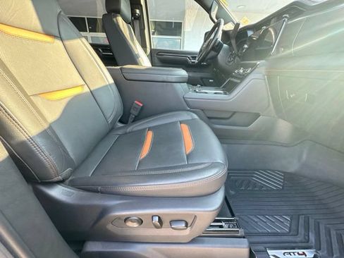 Used 2025 GMC Sierra 2500 AT4 w/ AT4 Premium Plus Package AWD/4WD image 5