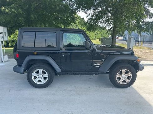 Used 2020 Jeep Wrangler Sport AWD/4WD image 2