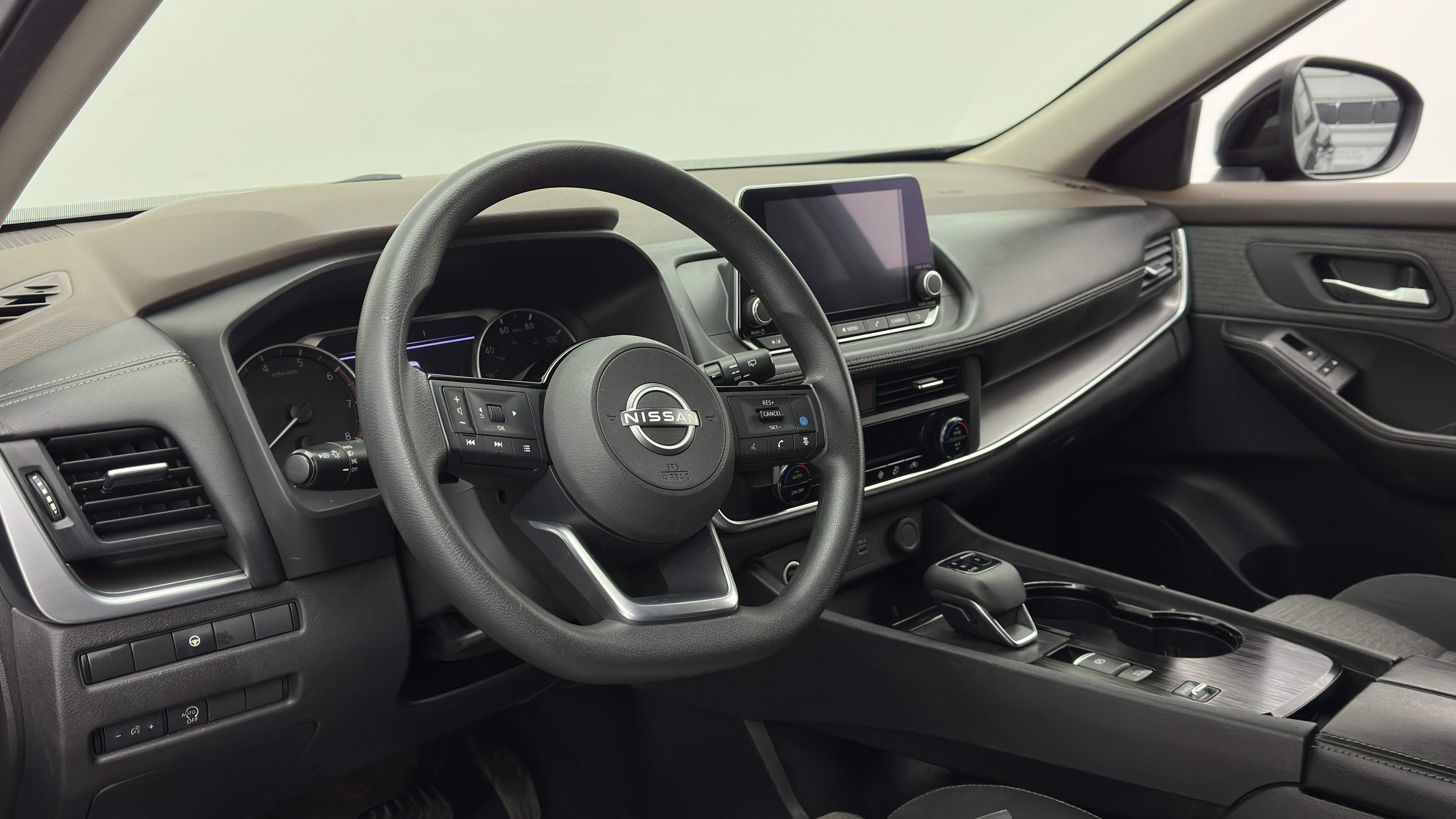 Used 2023 Nissan Rogue SV FWD image 11