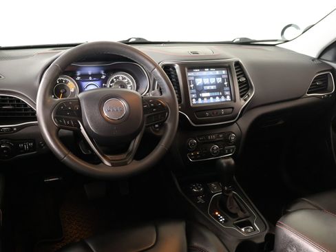 Used 2021 Jeep Cherokee Trailhawk w/ Comfort/Convenience Group AWD/4WD image 2