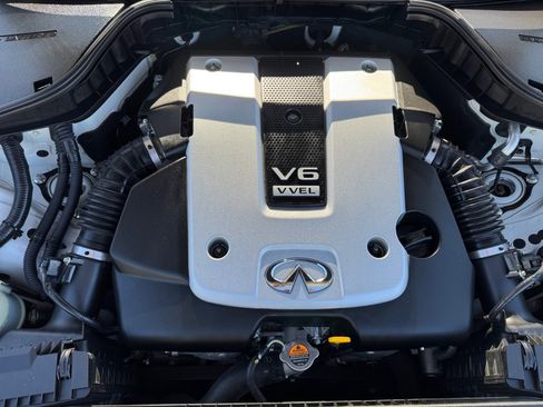 Used 2015 INFINITI Q70 3.7 w/ Deluxe Touring Package image 22