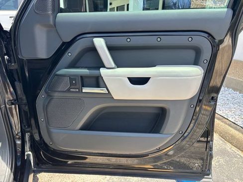 Used 2023 Land Rover Defender 110 X-Dynamic SE AWD/4WD image 65