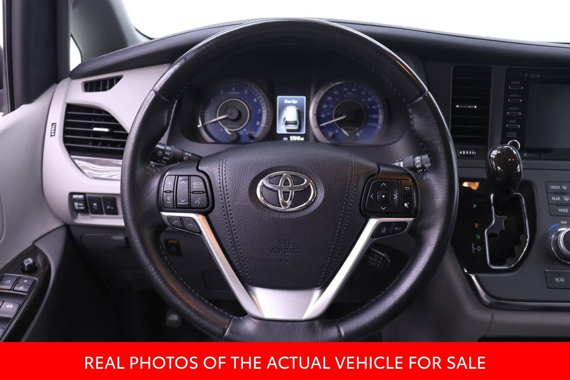 Used 2019 Toyota Sienna XLE w/ XLE Navigation Package FWD image 13