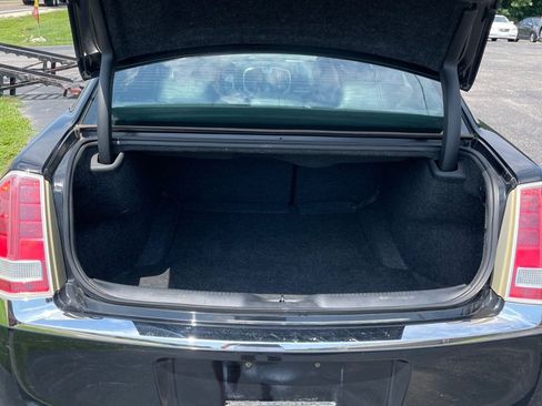 Used 2012 Chrysler 300 Limited RWD image 19