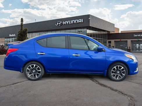 Used 2015 Nissan Versa SL image 6