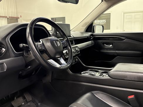 Used 2024 Honda Pilot EX-L image 6