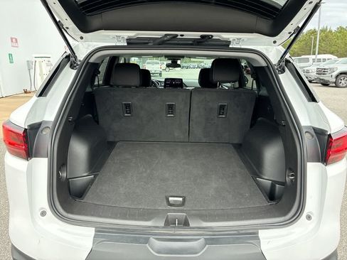 Used 2025 Chevrolet Blazer LT FWD image 24