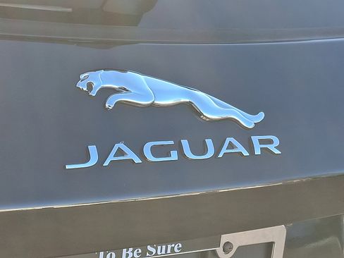 Used 2018 Jaguar F-PACE S image 32