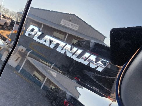 Used 2014 Toyota Sequoia Platinum image 26