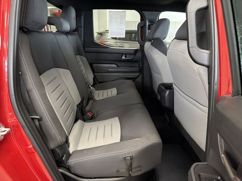 Used 2024 Toyota Tacoma TRD Sport AWD/4WD image 31