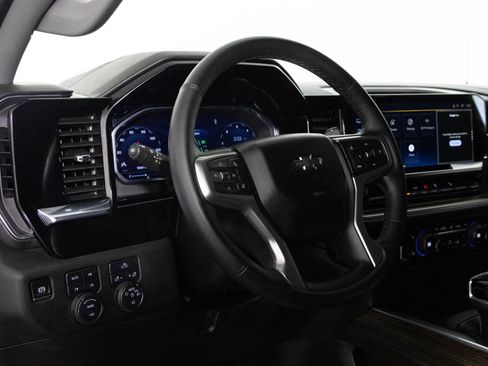 Certified 2025 Chevrolet Silverado 1500 RST image 30