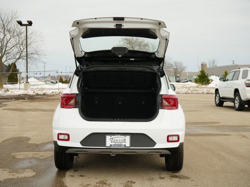 New 2026 Hyundai Venue SEL image 11