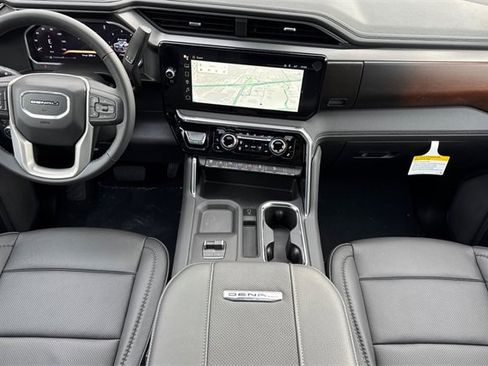 New 2026 GMC Sierra 2500 Denali w/ Denali Reserve Package image 15