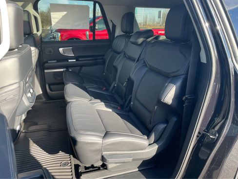 New 2025 Ford Expedition Max Platinum w/ Driver's Package image 35