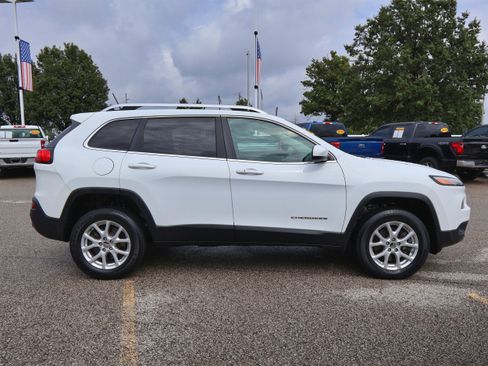 Used 2014 Jeep Cherokee Latitude w/ Comfort/Convenience Group image 6