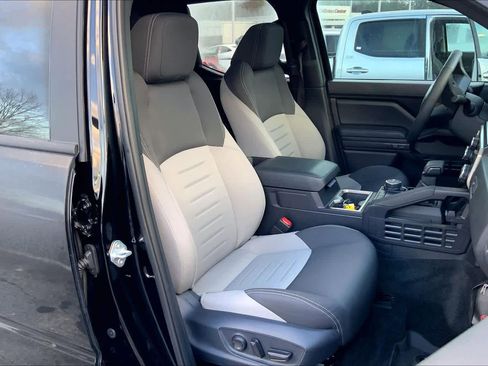 Used 2024 Toyota Tacoma TRD Off-Road w/ TRD Off Road Upgrade Package image 8