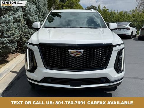 Used 2025 Cadillac Escalade ESV Sport Platinum AWD/4WD image 2