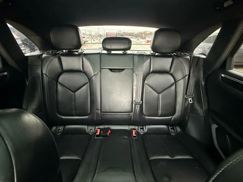 Used 2018 Porsche Macan S image 50