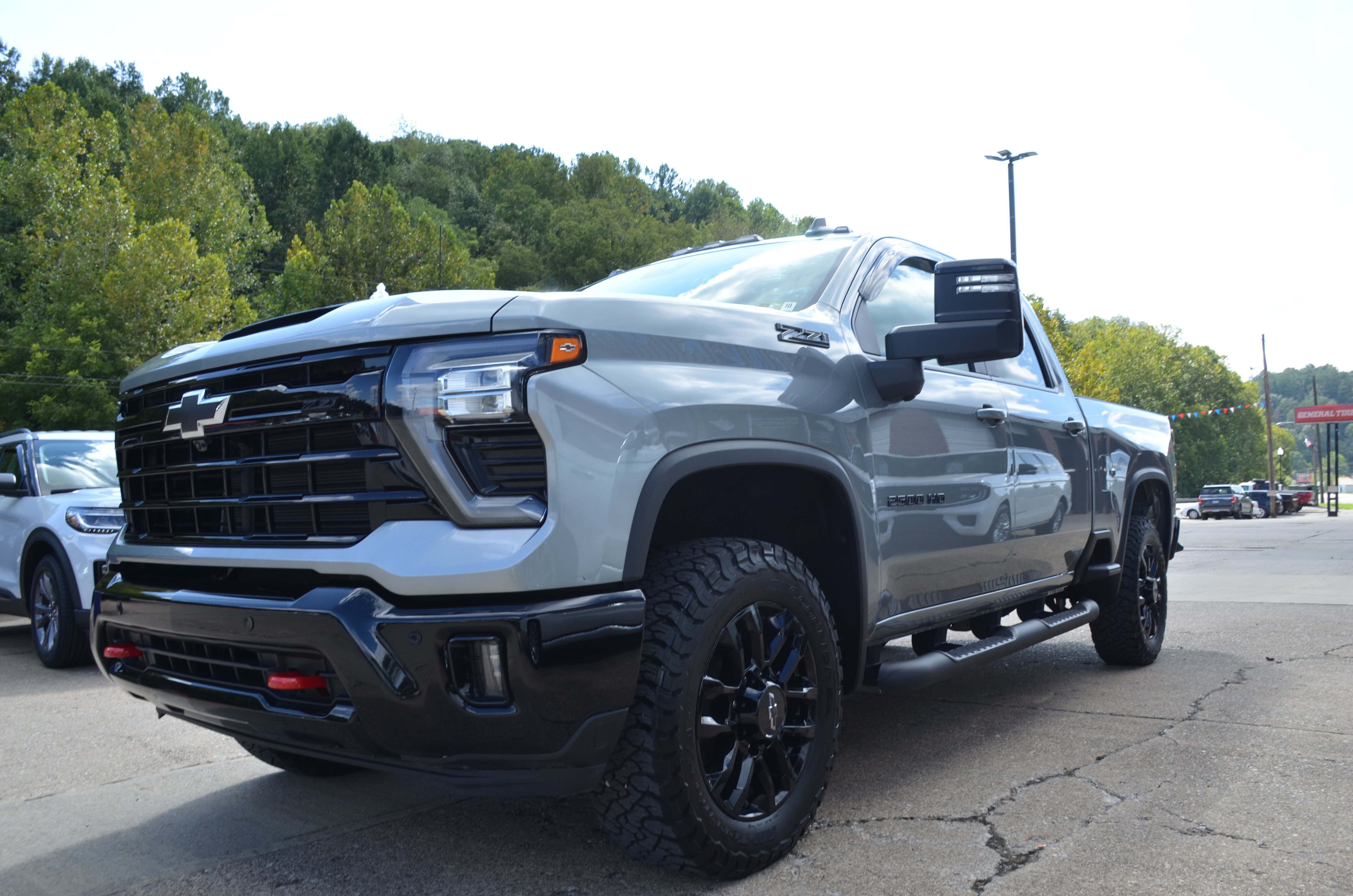 Used 2025 Chevrolet Silverado 2500 LT w/ Trail Boss Package AWD/4WD image 3