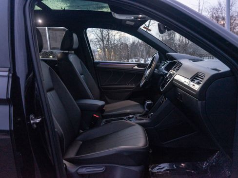 Certified 2023 Volkswagen Tiguan SE R-Line image 12