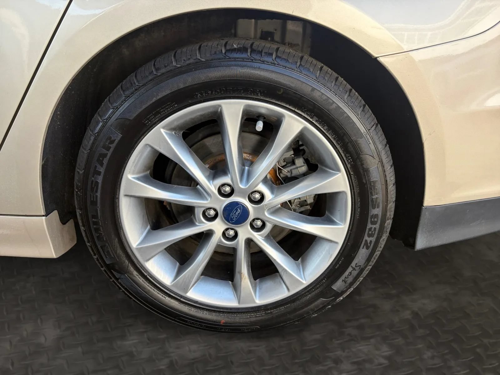 Used 2017 Ford Fusion SE w/ Fusion SE Technology Package FWD image 39