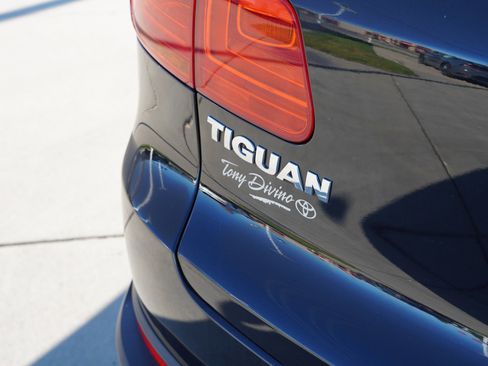 Used 2017 Volkswagen Tiguan S image 14