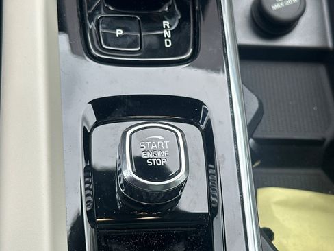 New 2026 Volvo XC60 B5 Ultra w/ Protection Package Premier AWD/4WD image 23