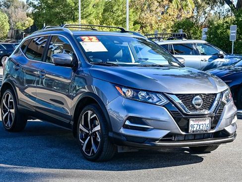 Used 2022 Nissan Rogue Sport SL image 3