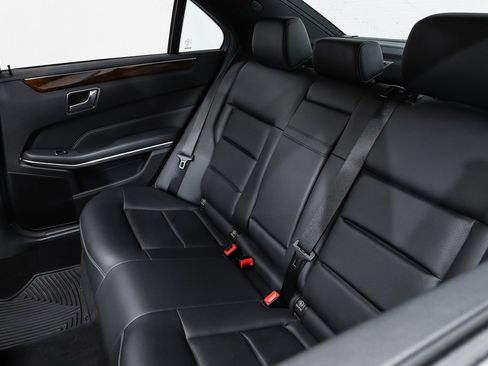Used 2015 Mercedes-Benz E 350 4MATIC Sedan image 11