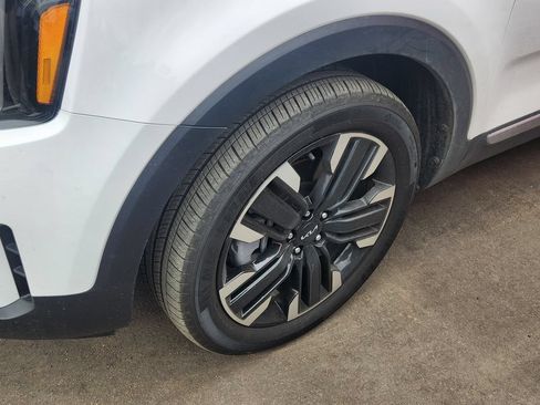 Certified 2025 Kia Telluride SX Prestige AWD/4WD image 8