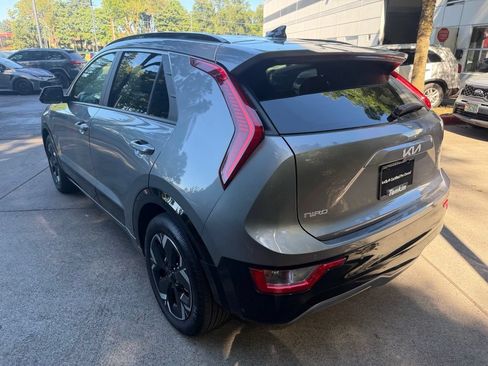 Certified 2024 Kia Niro Wind w/ Wind Preserve Package FWD image 6